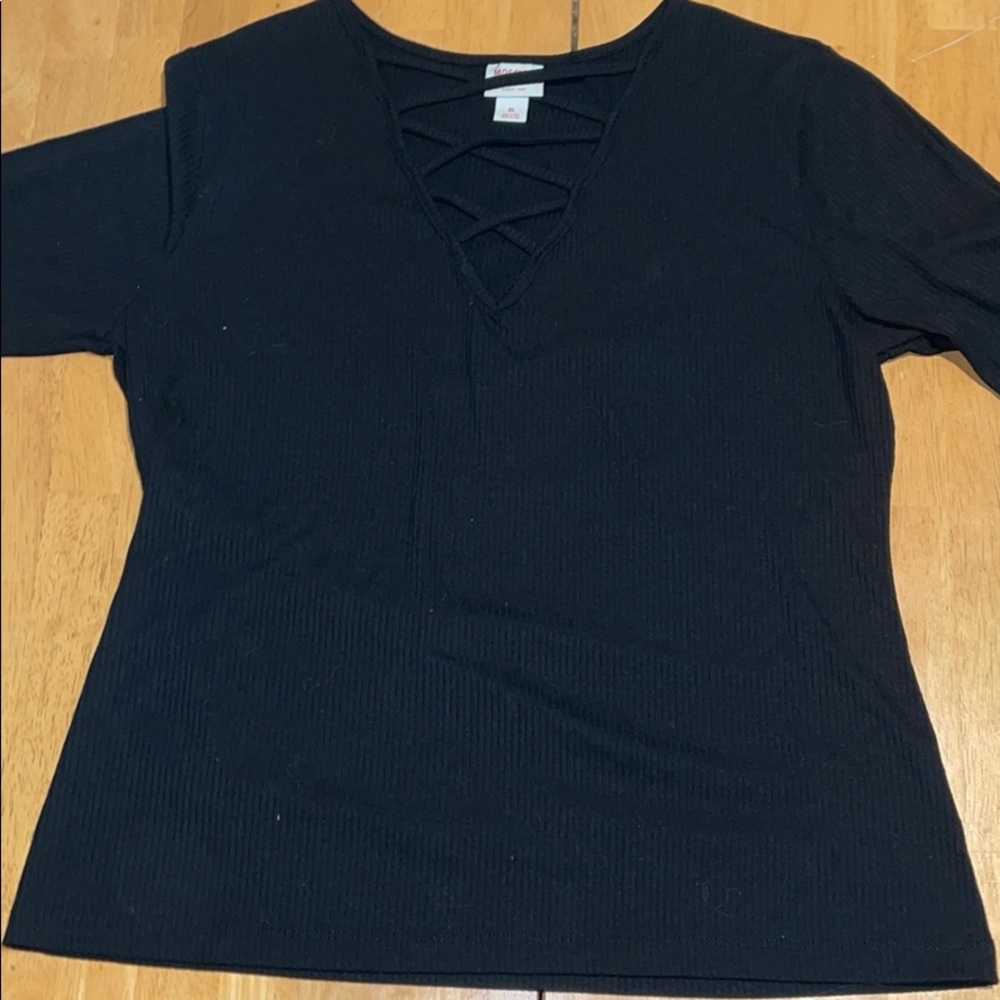 Ribbed Long Sleeve Tee w Crisscross Neckline